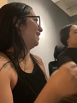 Kloe Novoa online show from January 2026 01:29:01 PM