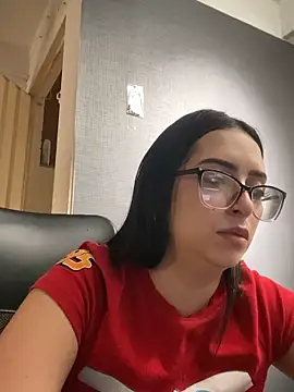 Kloe Novoa online show from February 2026 01:33:01 PM