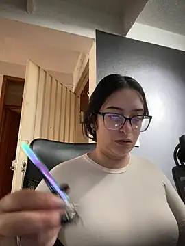 Kloe Novoa online show from February 2026 01:33:02 PM