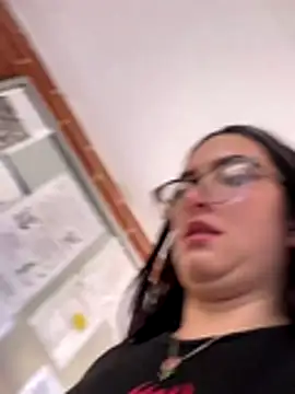 Kloe Novoa online show from November 2025 01:55:02 PM