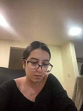 Kloe Novoa online show from April 2026 01:35:01 PM