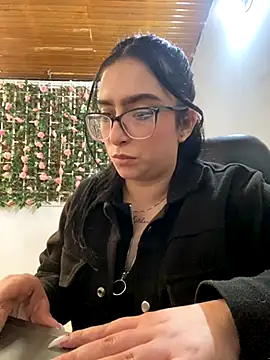 Snapshot of Kloe_Novoa chatting on October 2025 02:27:01 PM Kloe Novoa online show from October 2025 02:27:01 PM