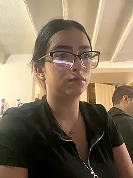 Kloe Novoa online show from December 2025 01:23:01 PM