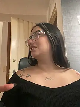 Kloe Novoa online show from February 2026 01:41:02 PM