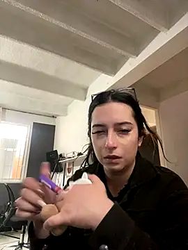 Kloe Novoa online show from December 2025 12:44:02 PM