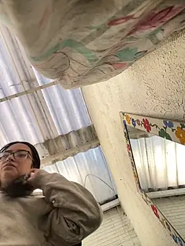 Kloe Novoa online show from November 2025 01:26:02 PM