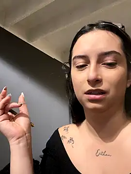 Kloe Novoa online show from December 2025 01:15:01 PM