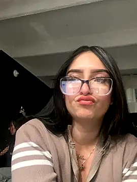 Kloe Novoa online show from November 2025 12:43:02 AM