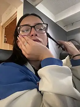 Kloe Novoa online show from January 2026 01:26:01 PM