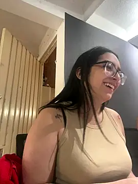 Kloe Novoa online show from November 2025 01:14:01 PM