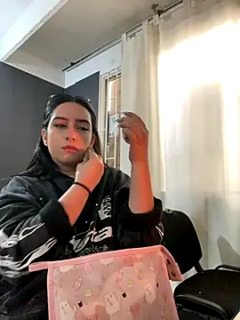 Kloe Novoa online show from November 2025 12:53:02 PM