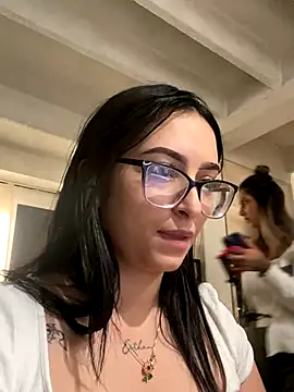 Kloe Novoa online show from November 2025 01:55:02 PM