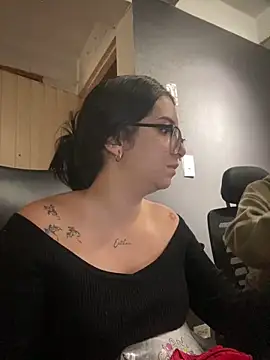 Kloe Novoa online show from February 2026 01:32:02 PM