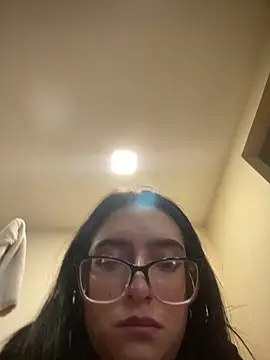 Kloe Novoa online show from March 2026 01:39:01 PM