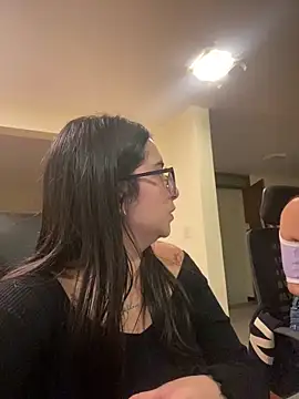 Kloe Novoa online show from April 2026 12:10:02 PM