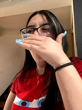 Kloe Novoa online show from November 2025 01:32:02 PM