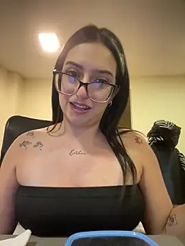 Kloe Novoa online show from February 2026 12:38:01 PM