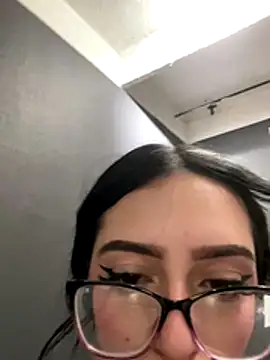 Kloe Novoa online show from December 2025 08:04:02 PM