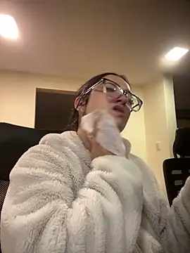 Kloe Novoa online show from March 2026 12:54:01 PM