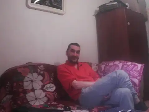 Snapshot of alin42xx chatting on November 2025 06:28:02 AM alin42xx online show from November 2025 06:28:02 AM