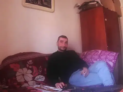 Snapshot of alin42xx chatting on November 2025 08:30:02 AM alin42xx online show from November 2025 08:30:02 AM