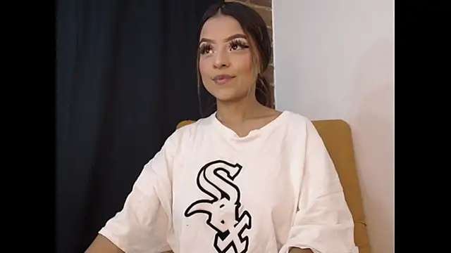 hailey bri online show from November 2025 05:05:02 PM