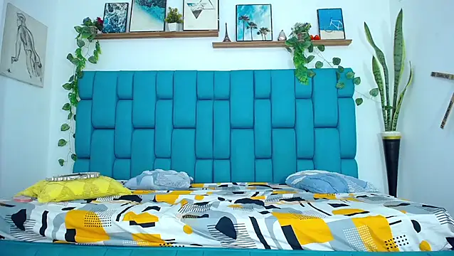 Hot Boys Latinos X online show from November 2025 05:03:02 PM