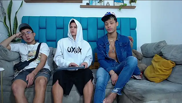 Hot Boys Latinos X online show from February 2026 07:00:01 PM