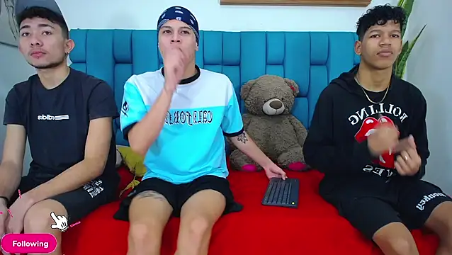 Hot Boys Latinos X online show from April 2026 05:05:02 PM