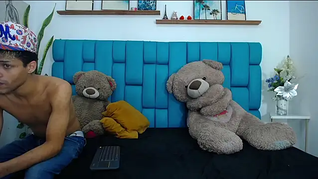 Hot Boys Latinos X online show from February 2026 07:15:01 PM