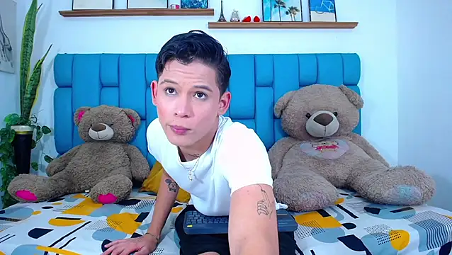 Hot Boys Latinos X online show from March 2026 02:06:02 PM