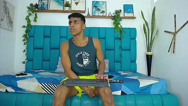 Hot Boys Latinos X online show from November 2025 10:32:01 PM