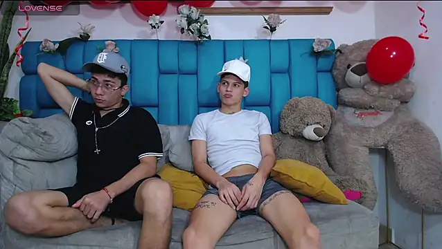 Hot Boys Latinos X online show from February 2026 07:02:02 PM