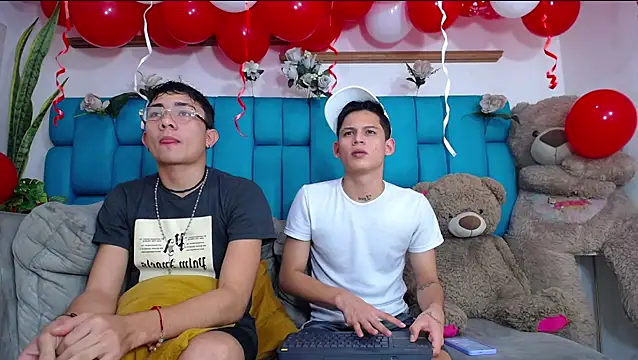 Hot Boys Latinos X online show from February 2026 11:05:02 PM