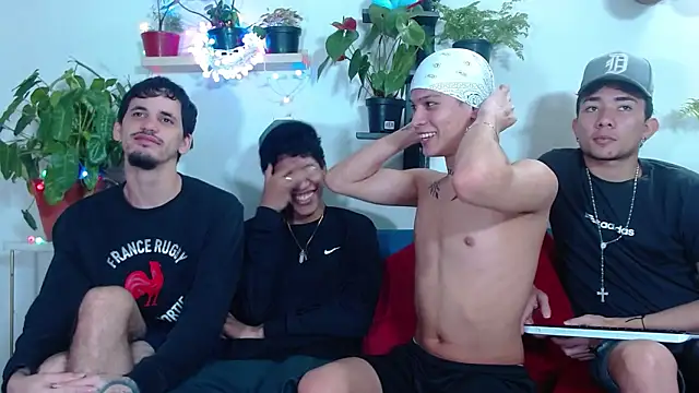 Hot Boys Latinos X online show from April 2026 07:42:01 PM