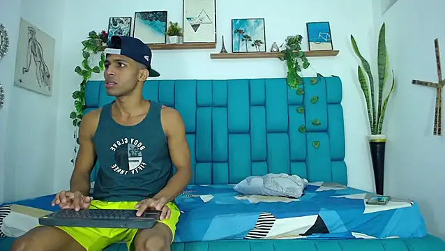 Hot Boys Latinos X online show from November 2025 12:26:01 PM