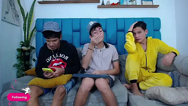 Hot Boys Latinos X online show from March 2026 04:08:02 PM