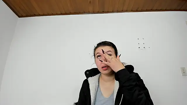 Snapshot of Vanessa_Martinz chatting on November 2025 11:58:01 AM Vanessa Martinz online show from November 2025 11:58:01 AM