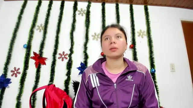 Snapshot of Vanessa_Martinz chatting on November 2025 12:05:01 PM Vanessa Martinz online show from November 2025 12:05:01 PM