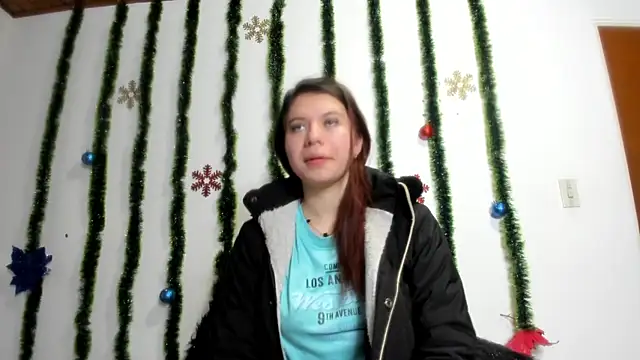 Snapshot of Vanessa_Martinz chatting on December 2025 12:33:01 PM Vanessa Martinz online show from December 2025 12:33:01 PM