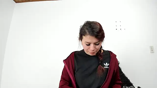 Snapshot of Vanessa_Martinz chatting on October 2025 12:17:01 PM Vanessa Martinz online show from October 2025 12:17:01 PM