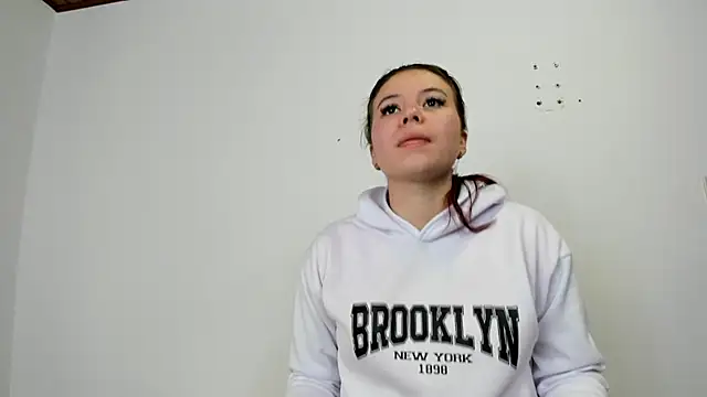 Snapshot of Vanessa_Martinz chatting on November 2025 12:08:01 PM Vanessa Martinz online show from November 2025 12:08:01 PM