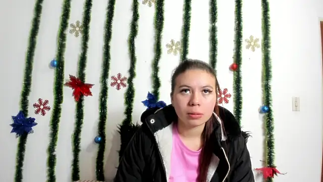 Snapshot of Vanessa_Martinz chatting on December 2025 12:06:01 PM Vanessa Martinz online show from December 2025 12:06:01 PM