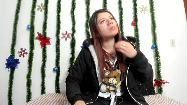 Snapshot of Vanessa_Martinz chatting on November 2025 12:17:01 PM Vanessa Martinz online show from November 2025 12:17:01 PM