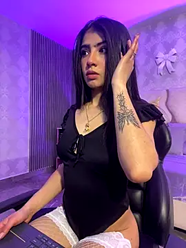 MAIILY TAY online show from December 2025 12:04:01 PM