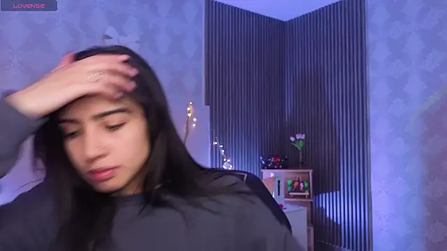 MAIILY TAY online show from February 2026 11:54:02 AM