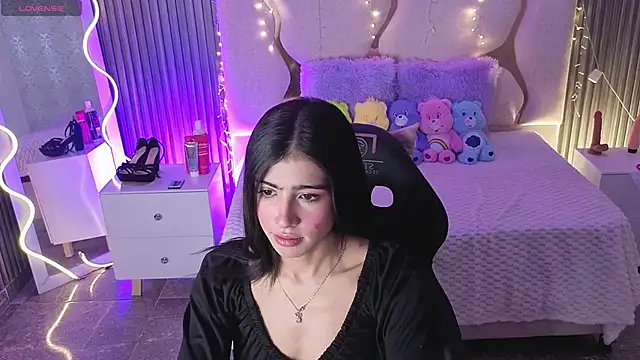 MAIILY TAY online show from January 2026 11:49:01 AM