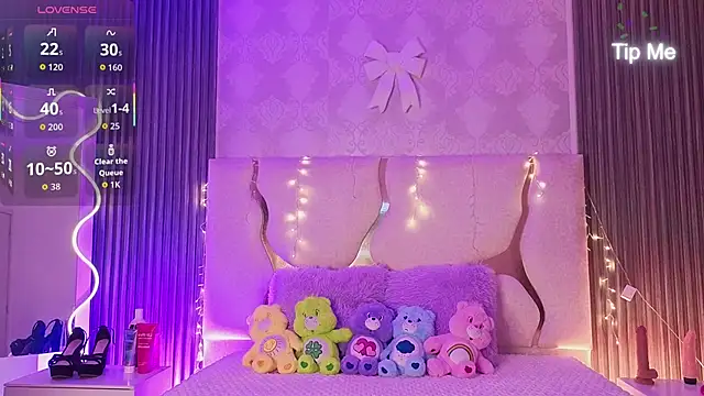 MAIILY TAY online show from January 2026 11:46:01 AM