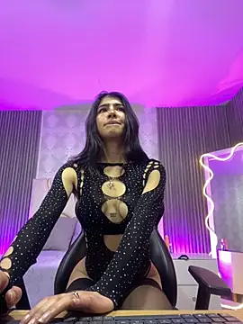 MAIILY TAY online show from November 2025 11:58:02 AM