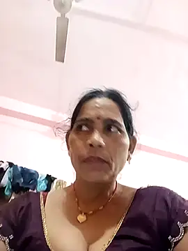 Snapshot of Indiangueen chatting on October 2025 05:25:01 PM Indiangueen online show from October 2025 05:25:01 PM